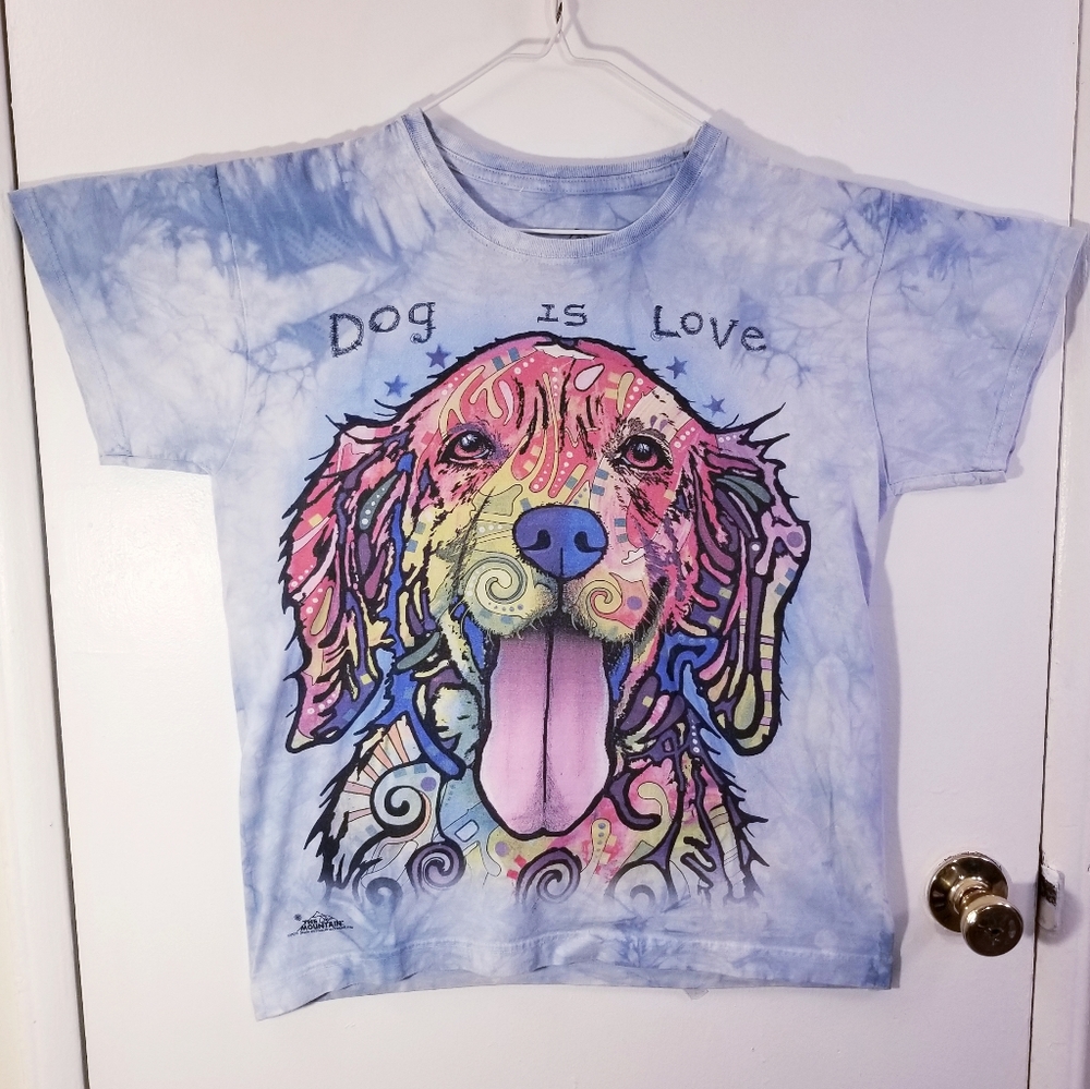 The Mountain Dog is Love psychedelic Golden Retriever tshirt. Size: Large